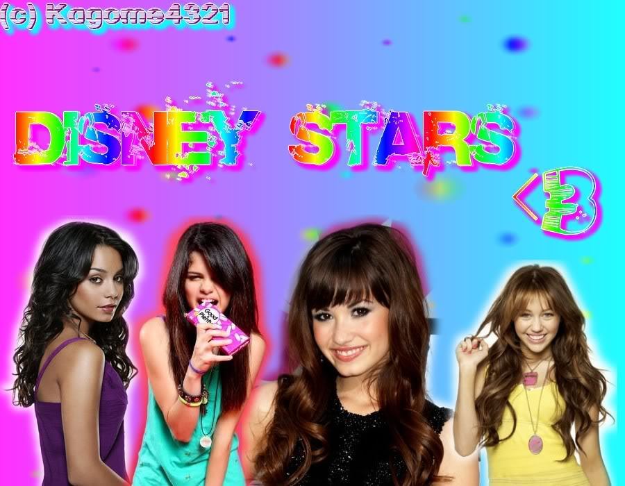 vanessa-selena-demi-and-miley-selena-gomez-9326213-900-700.jpg